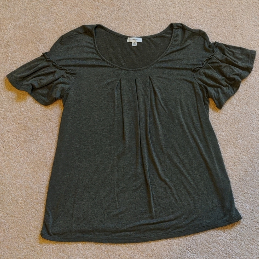 🌻 3/$12 Army Green Shirt